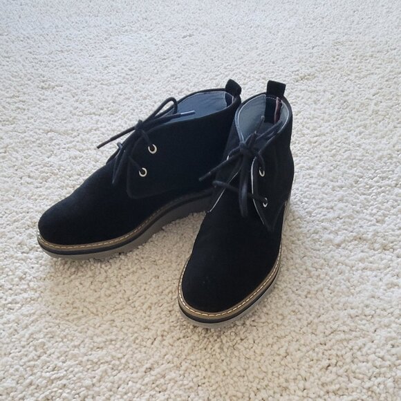 Tommy Hilfiger Suede  Up Ankle Booties Women’s 8.5 - Picture 1 of 6